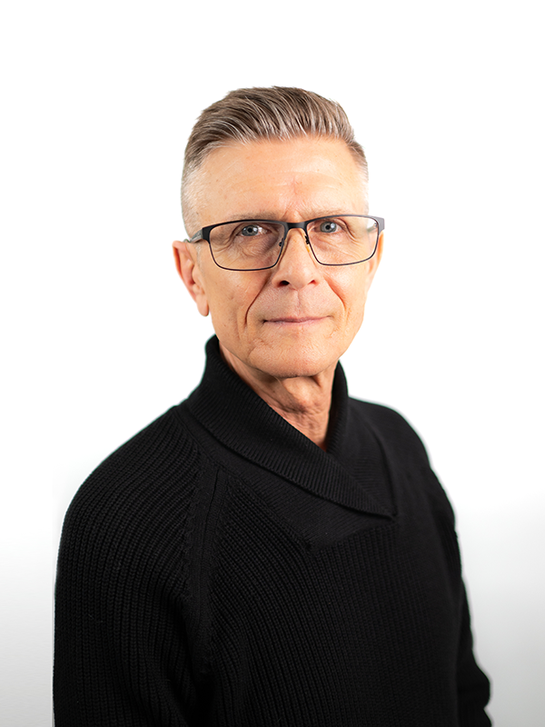 Dr. Daniel  Gunnarson